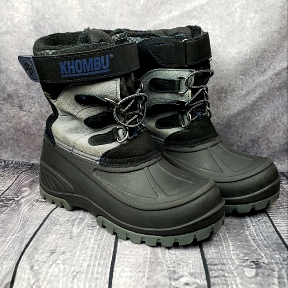 New Khombu kids snowtracker Sz. 2, deep tread great for snow fun, - Picture 1 of 7